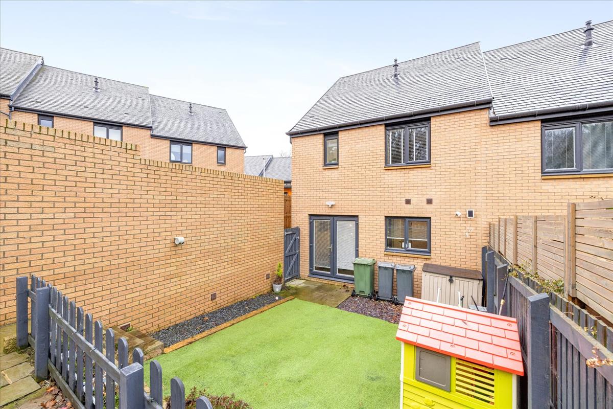 3 bedroom semidetached house for sale in 121 Tweedsmuir Drive