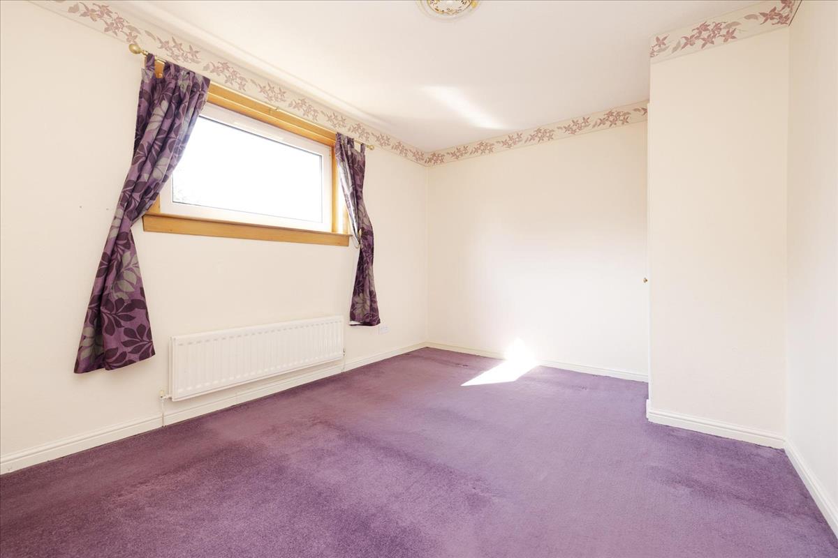 2 bedroom terraced house for sale in 7 Middleshot Square, Prestonpans