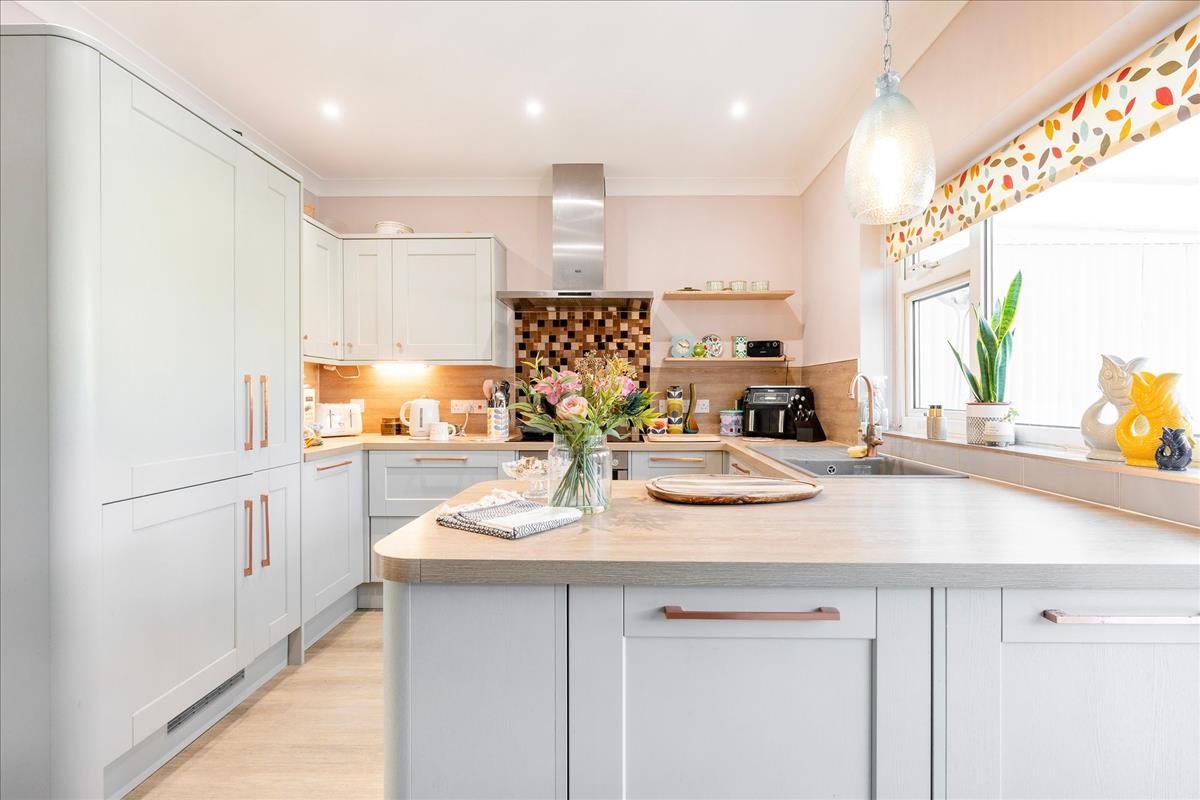 Property Imagececda413-8ff0-4a10-9e01-7e0f5f12d7a0