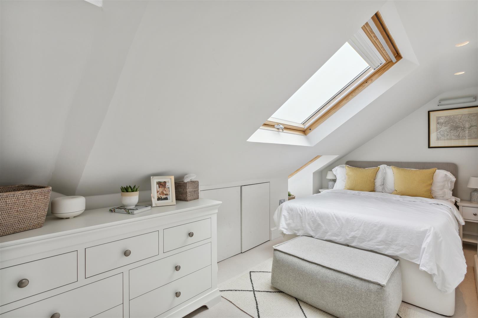 4 bedroom midterraced house for sale in Speldhurst Road, London, W4