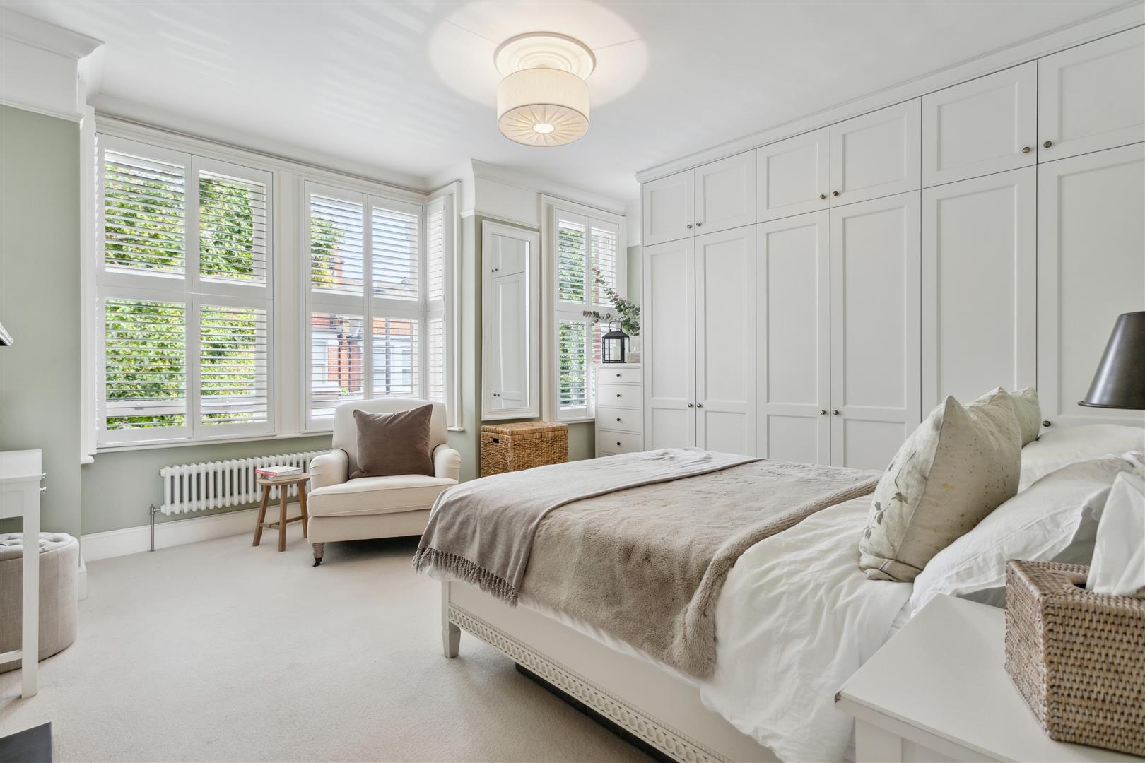 4 bedroom midterraced house for sale in Speldhurst Road, London, W4