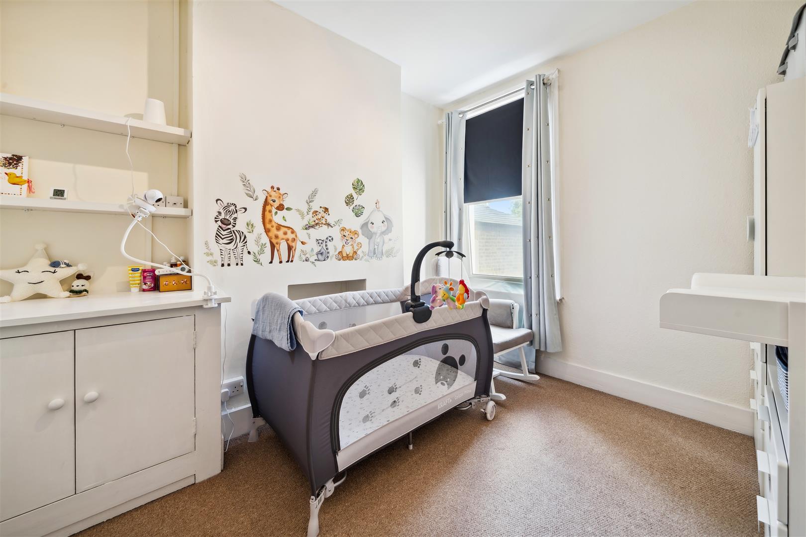 5 bedroom midterraced house for sale in Rothschild Road, London, W4