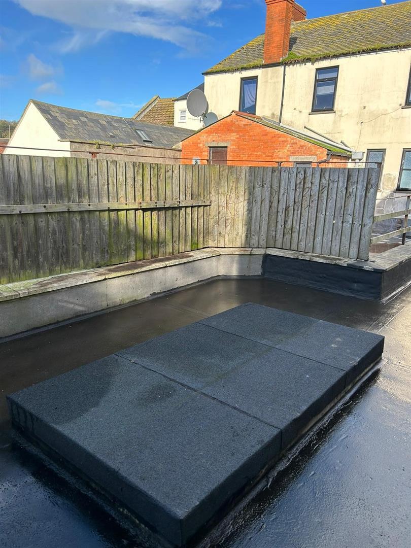 commercial property retail property high street for sale in West