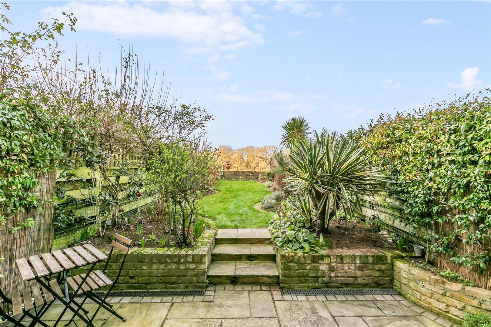 4 bedroom midterraced house for sale in Chiswick Staithe, London, W4