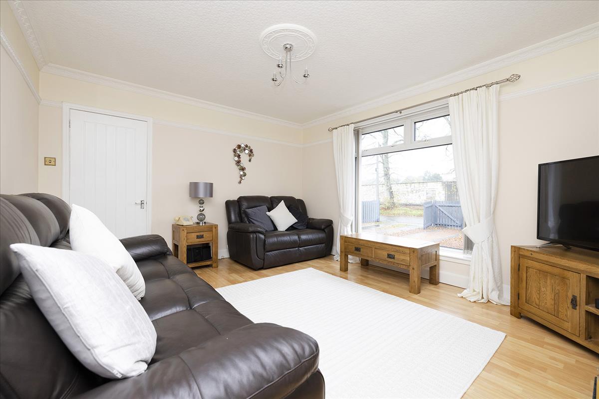 3 bedroom semidetached house for sale in 23 Fernieside Drive
