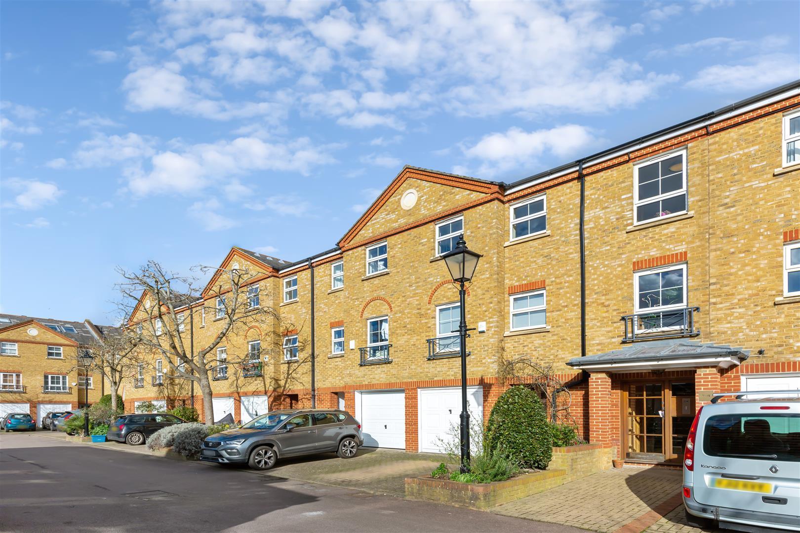 Property Imaged901acac-eace-4a96-a2a9-671cc6610f2d