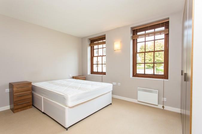 Bedroom (1).jpg