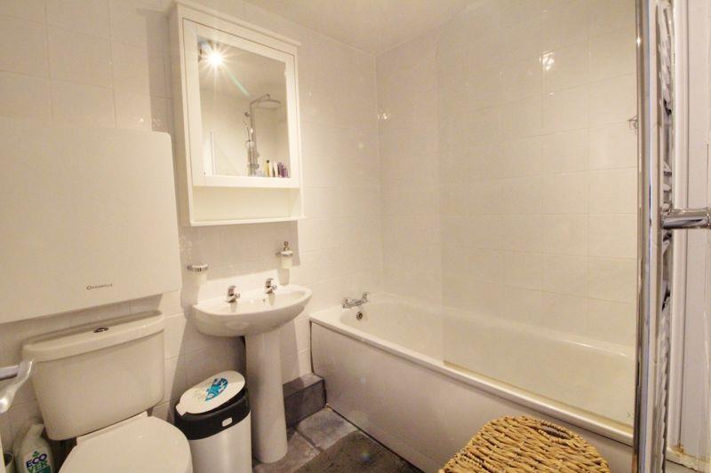 2 bedroom flat for sale in Maynard Place, Cuffley, EN6 Banc Property Group