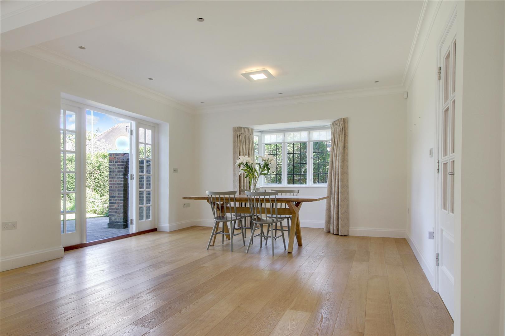 4 bedroom detached house for sale in Southway, London, NW11 Wayne