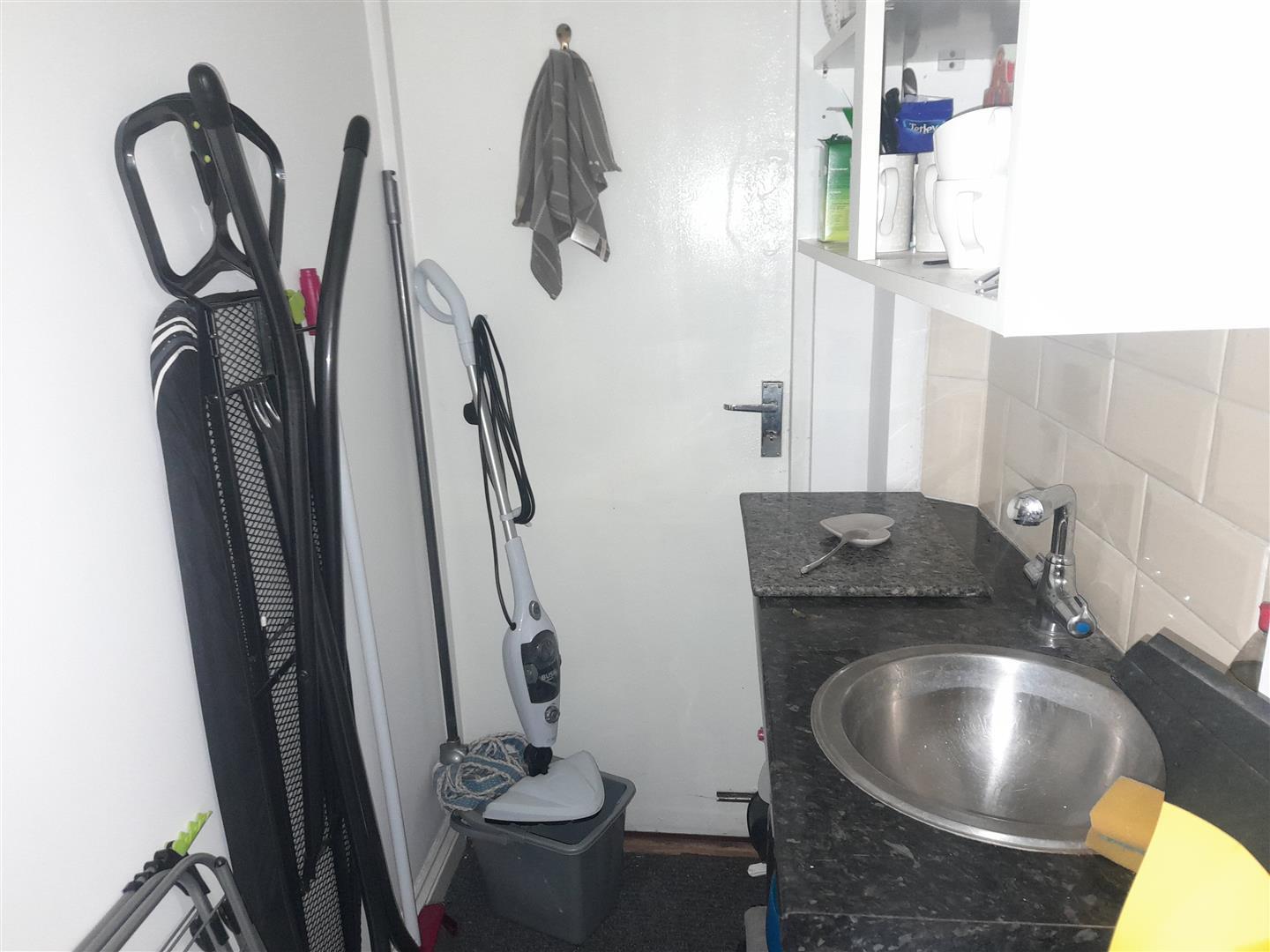 commercial property retail property high street to let in Market