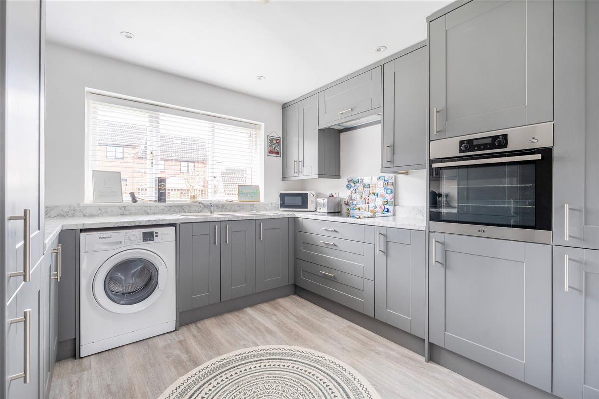 Property Imagee248938c-e4d7-4c54-b31c-1c04e554c7f9