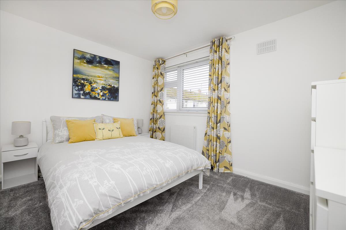 2 bedroom end of terrace house for sale in 32 Dalhousie Gardens