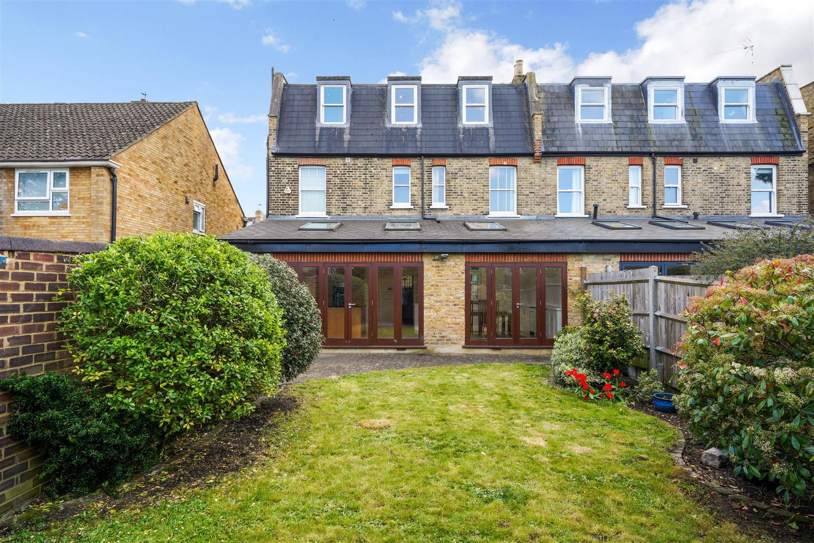 5 bedroom semidetached house for sale in Cromwell Road, Wimbledon