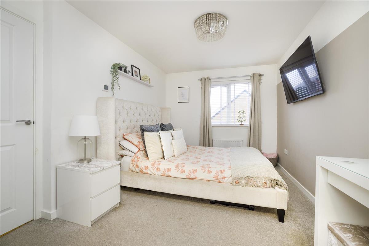 3 bedroom semidetached house for sale in 121 Tweedsmuir Drive