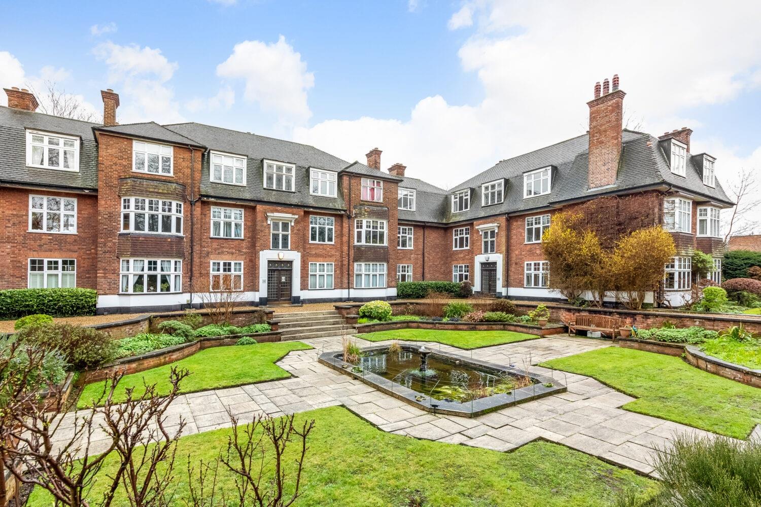 2 bedroom apartment for sale in Lawrie Park Road, Sydenham, SE26 Pedder