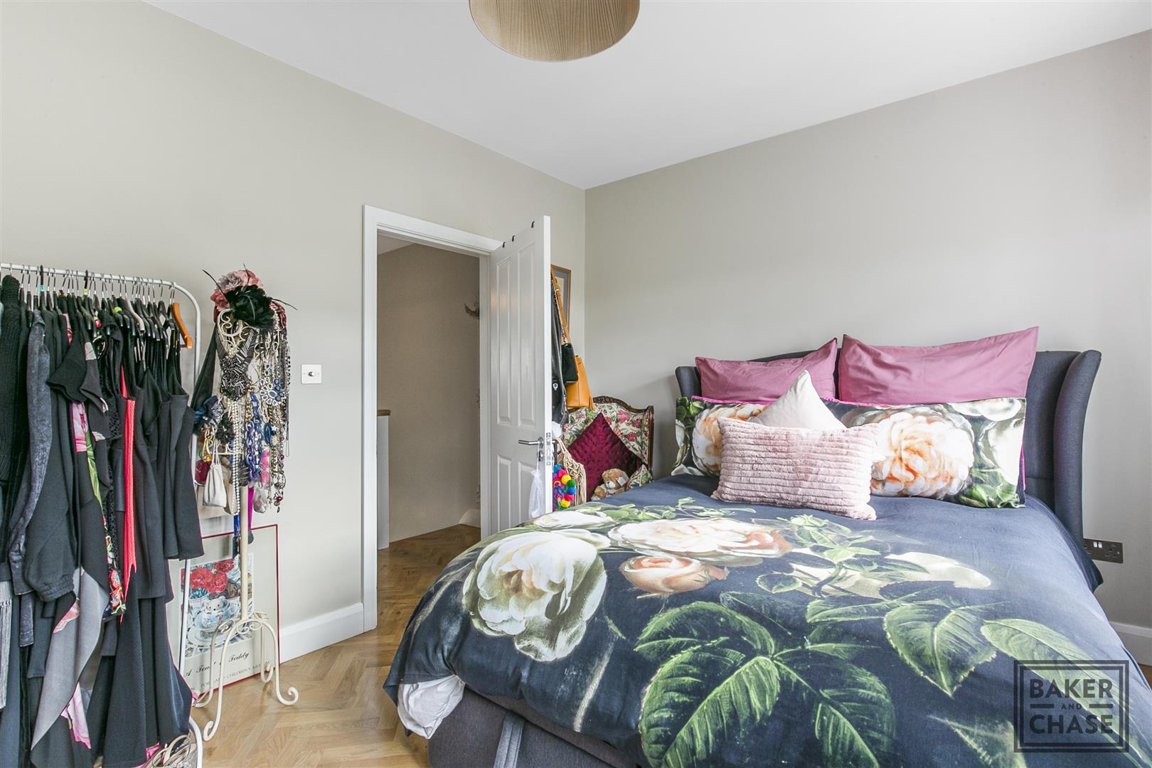 2 bedroom end of terrace house to let in Sterling Road, Enfield, EN2