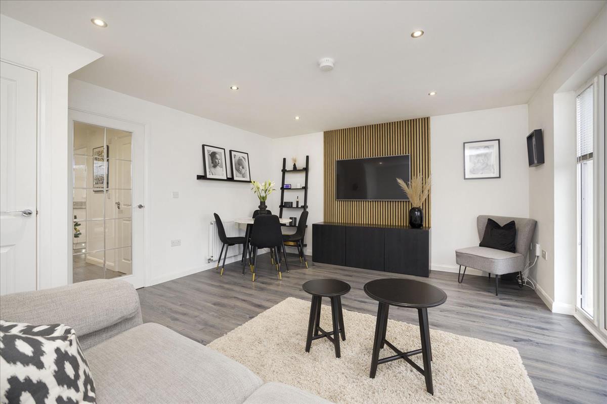 3 bedroom semidetached house for sale in 9 Woodleigh Gardens