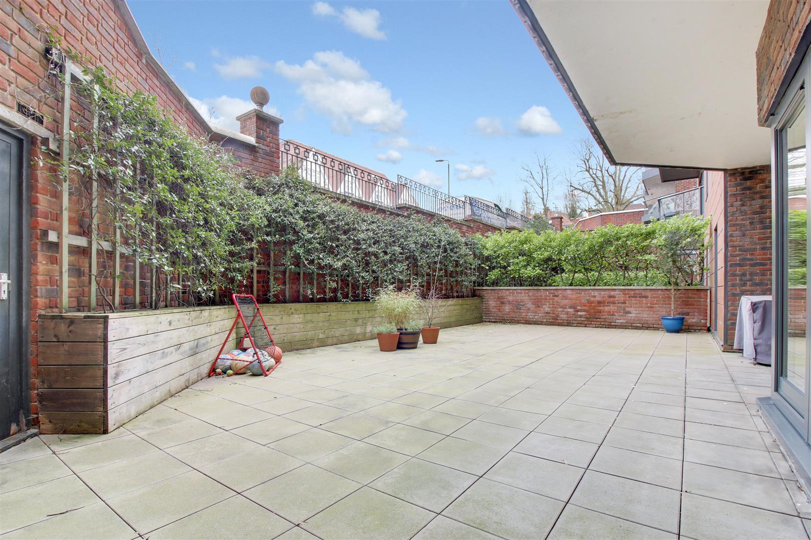 Property Imageeb8f539b-9d24-4310-9a70-b12368853710