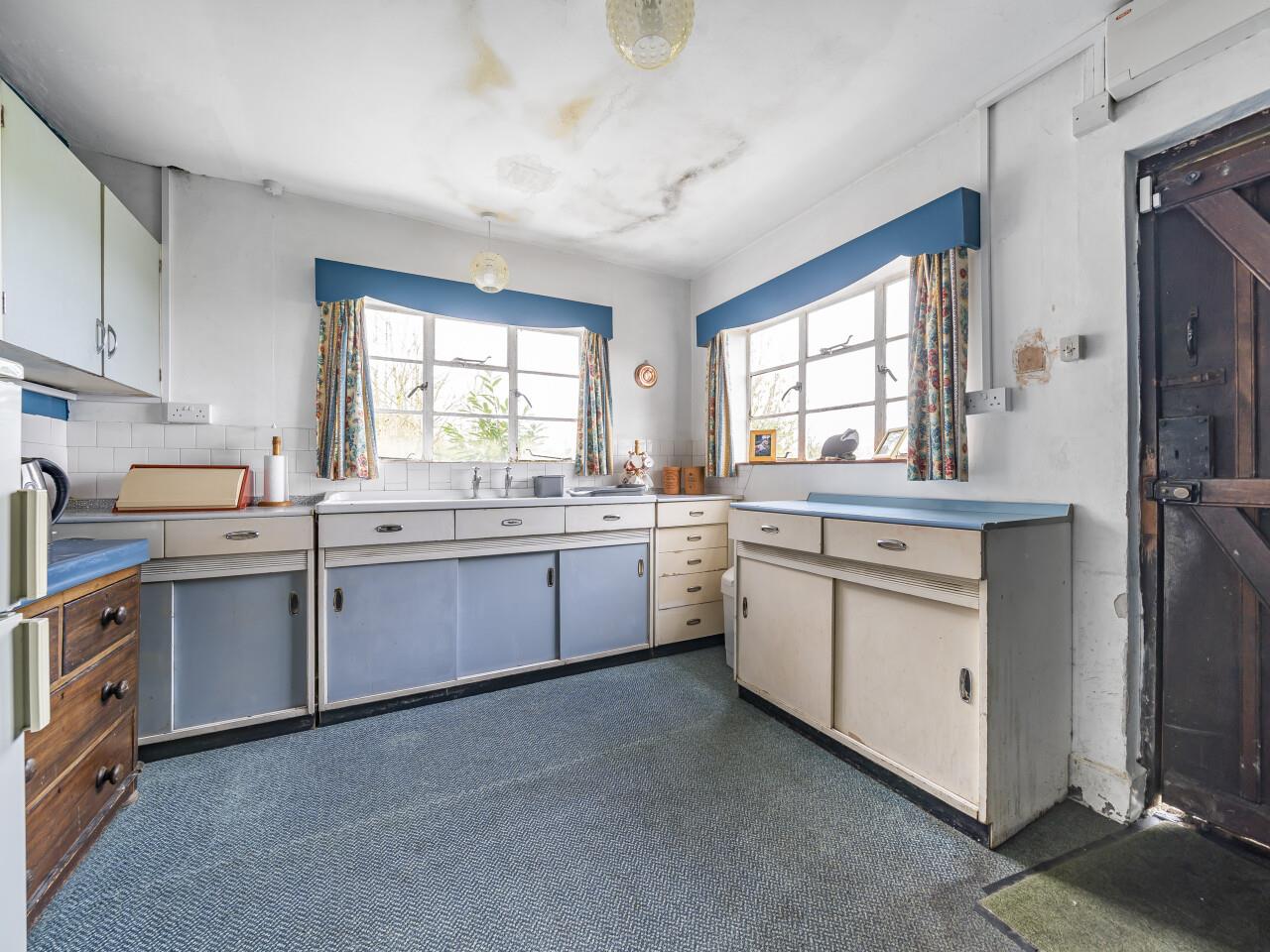 3 bedroom cottage for sale in Bratton Seymour, Wincanton, BA9 Symonds