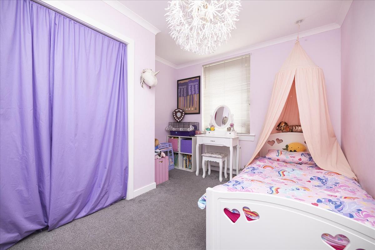 3 bedroom flat for sale in 114 Birkenside , Gorebridge, EH23 Avenue Road Estate & Letting Agents