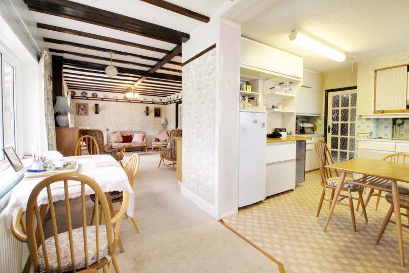 4 bedroom house for sale in Tolmers Road, Cuffley, EN6 Banc Property