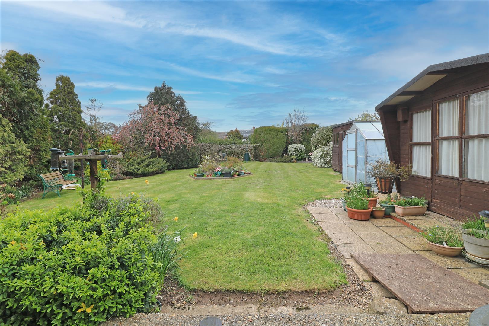 3 bedroom detached house for sale in Priory Farm Road, Hatfield Peverel
