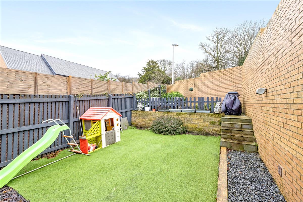 3 bedroom semidetached house for sale in 121 Tweedsmuir Drive