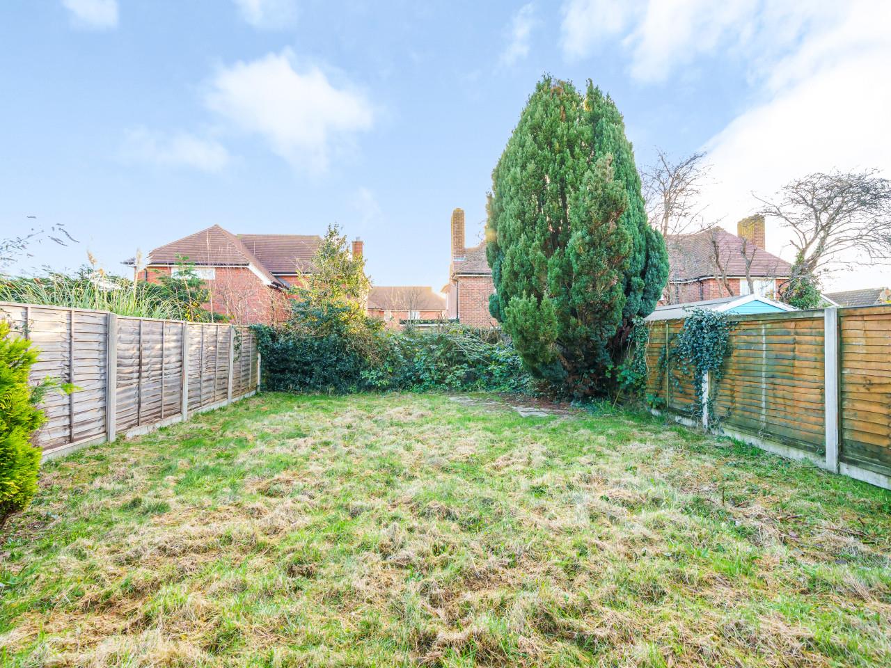 5 bedroom bungalow for sale in Compton Road, New Milton, BH25 Symonds