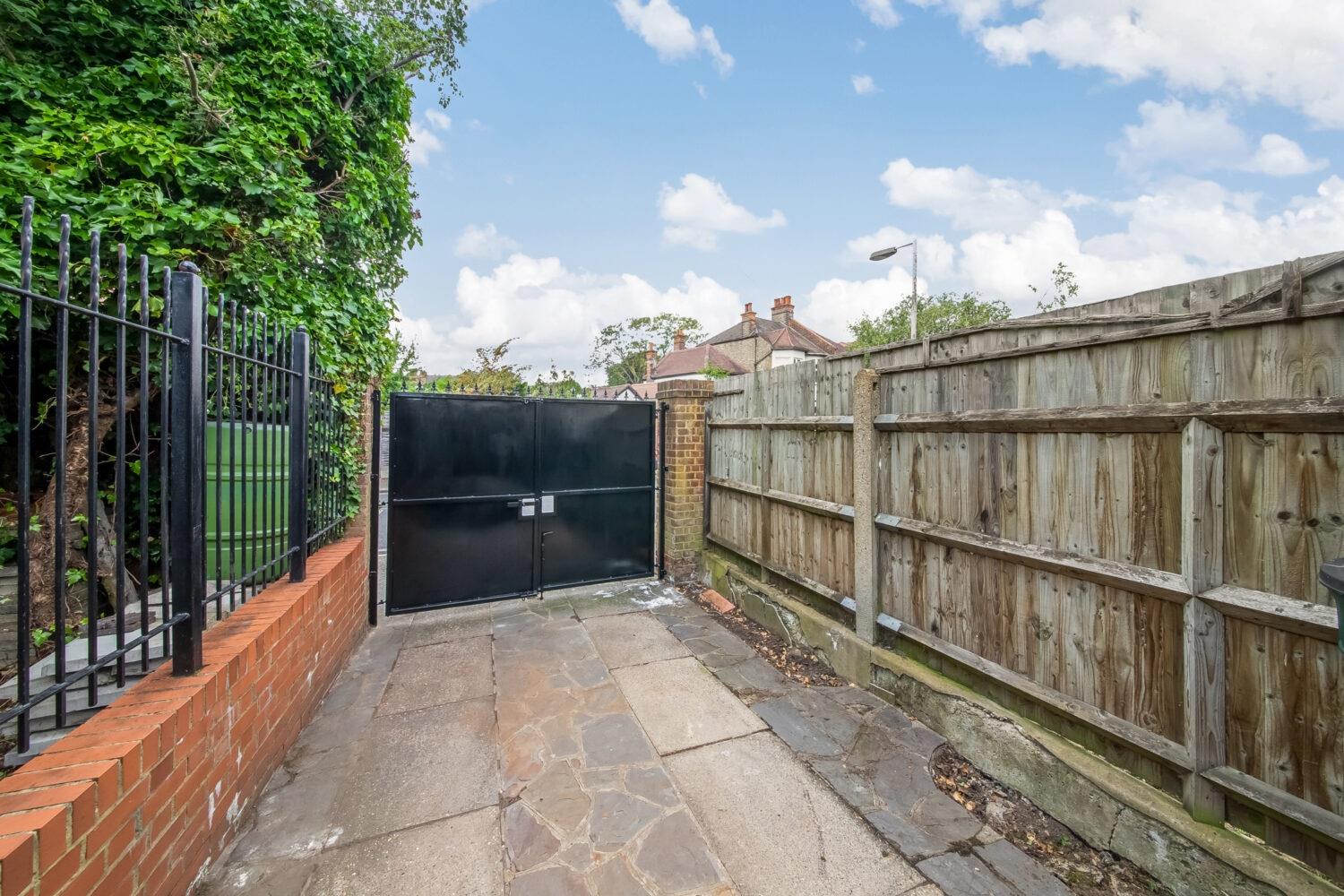 commercial property garage for sale in Carver Road, London, SE24