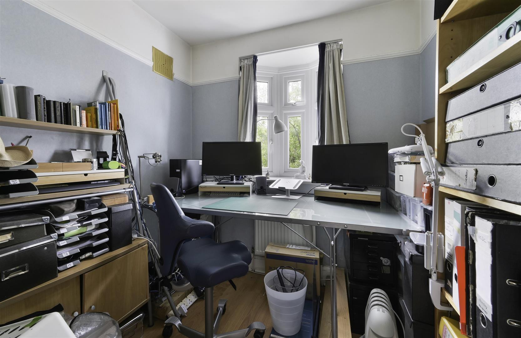 3 bedroom end of terrace house for sale in Marina Avenue, Motspur Park