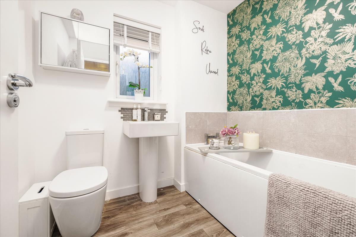 3 bedroom semidetached house for sale in 121 Tweedsmuir Drive