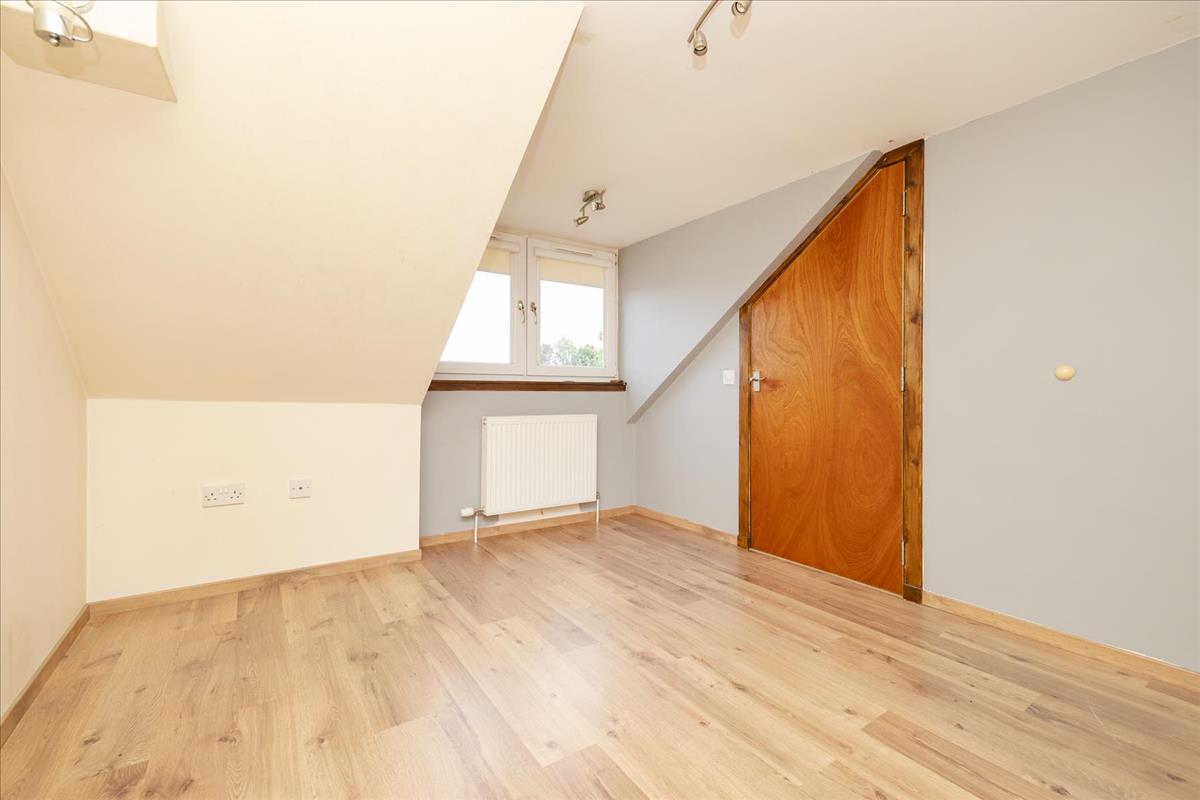 4 bedroom flat for sale in 28 Wallace Crescent, Roslin, EH25 Avenue