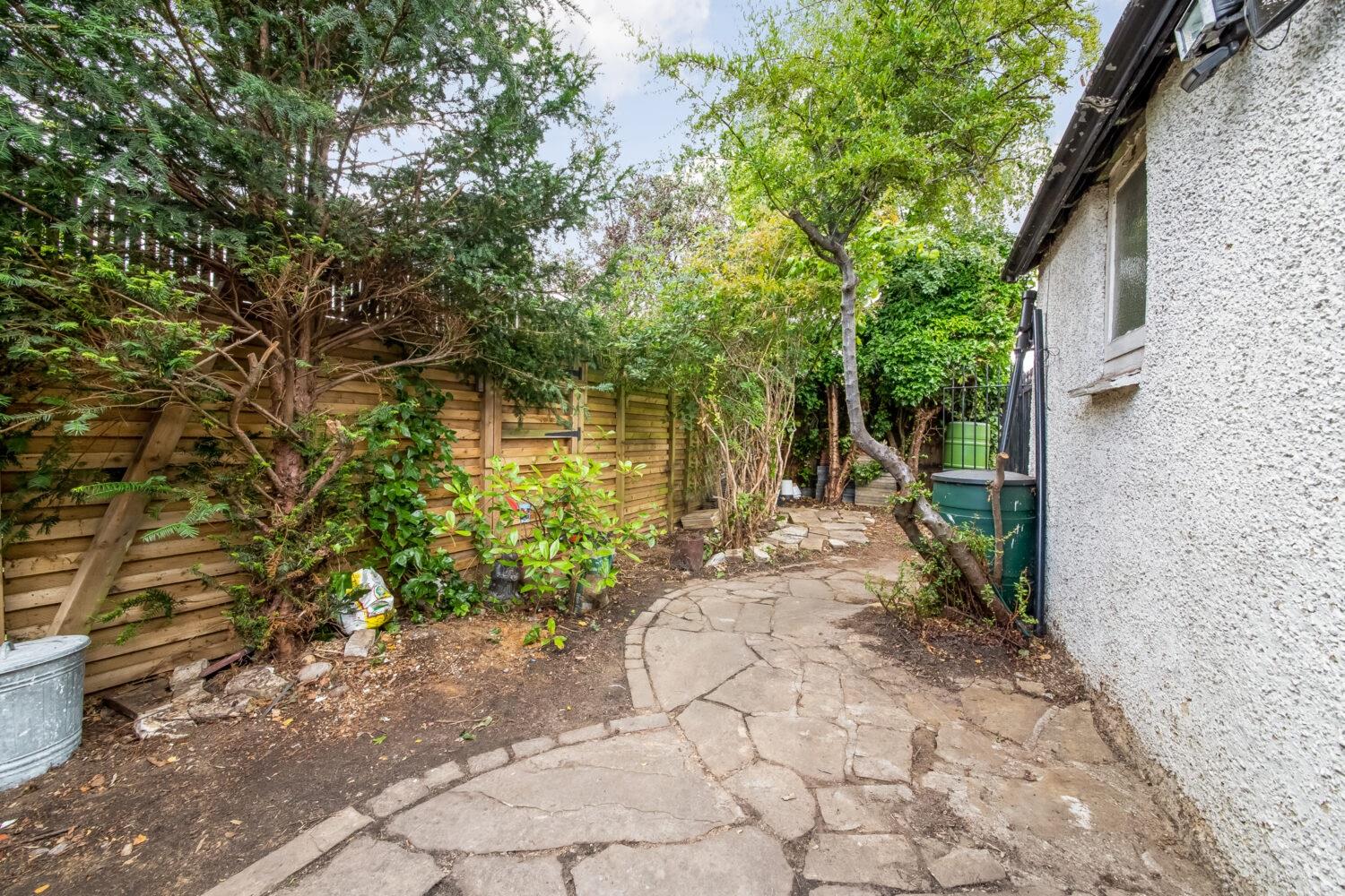 commercial property garage for sale in Carver Road, London, SE24