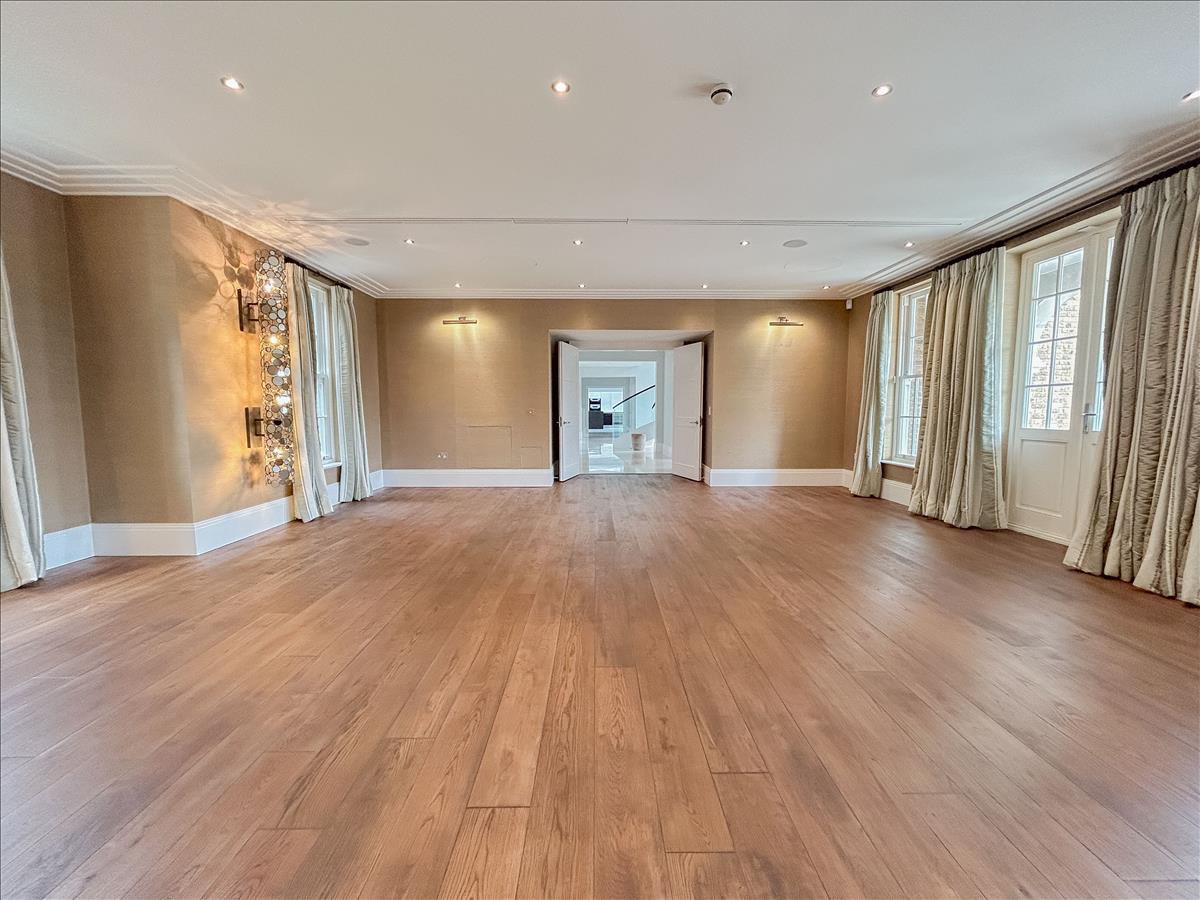 Properties for sale Sandersons Notting Hill & Holland Park Estate Agents