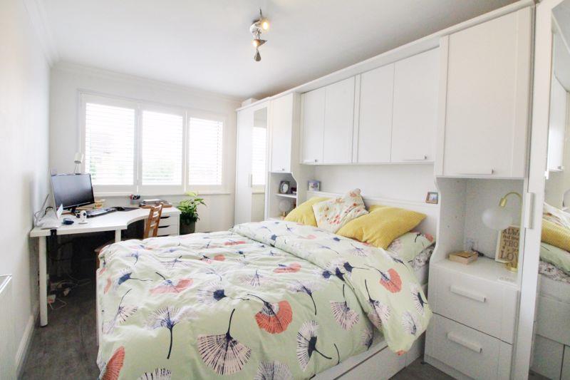 2 bedroom flat for sale in Maynard Place, Cuffley, EN6 Banc Property Group