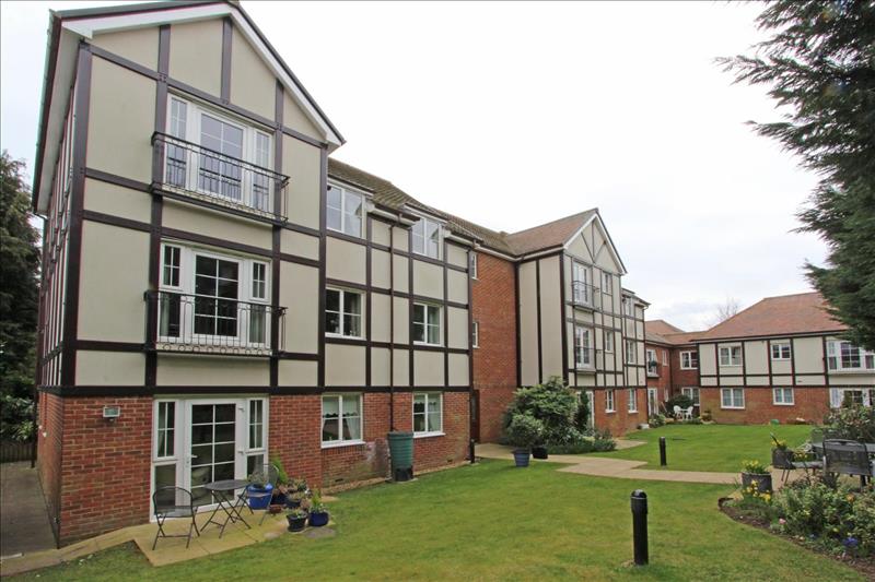 2 bedroom apartment for sale in Bolters Lane, Banstead, SM7 Richard
