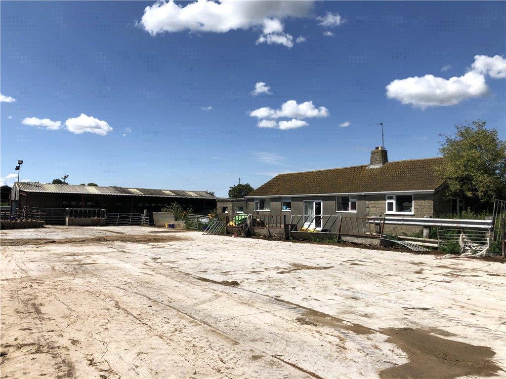 5 bedroom bungalow for sale in Rimpton Road, Yeovil, BA22 Symonds