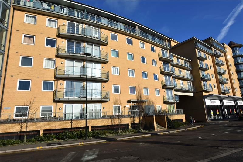 1 bedroom flat for sale in Berberis House, Feltham, TW13 Forest Estates