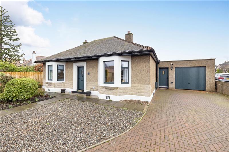 3 bedroom detached house for sale in 35 Lasswade Road, Eskbank