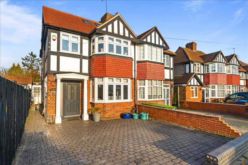 3 bedroom for sale in Hollington Crescent, , KT3 Carringtons Property