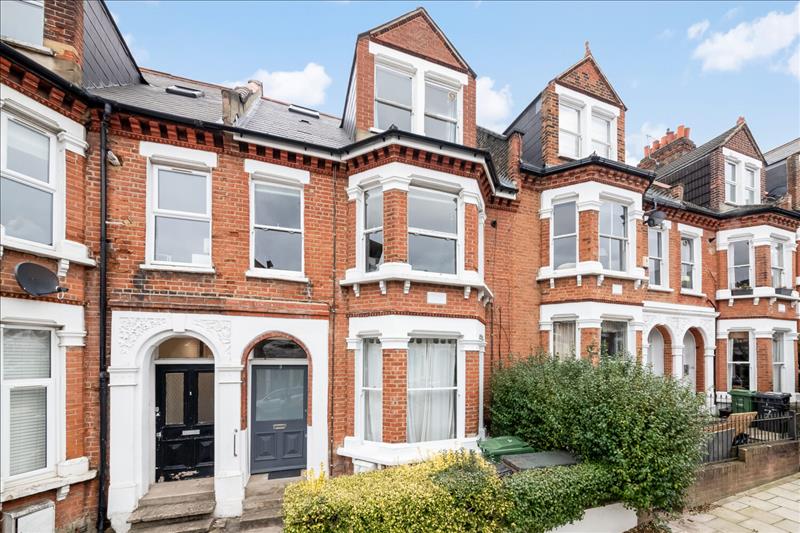 2 bedroom apartment to let in Kestrel Avenue, Herne Hill, SE24 Pedder