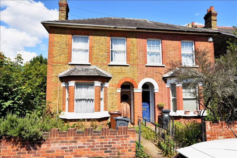 3 bedroom semidetached house for sale in Cardinal Road, Feltham, TW13