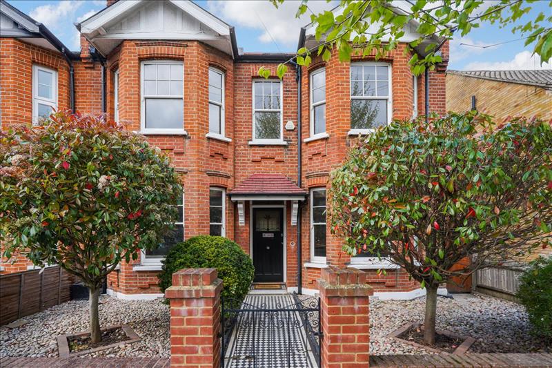 5 bedroom semidetached house for sale in Cromwell Road, Wimbledon