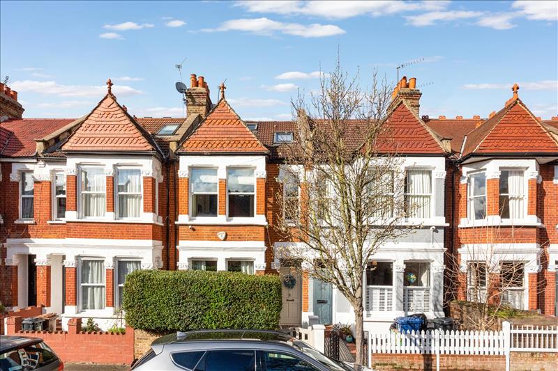 4 bedroom midterraced house for sale in Fielding Road, London, W4