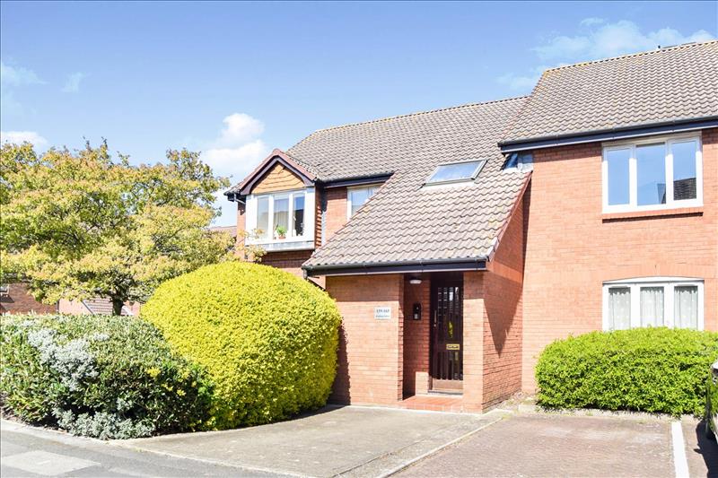 1 bedroom flat for sale in Kipling Drive, Colliers Wood, SW19