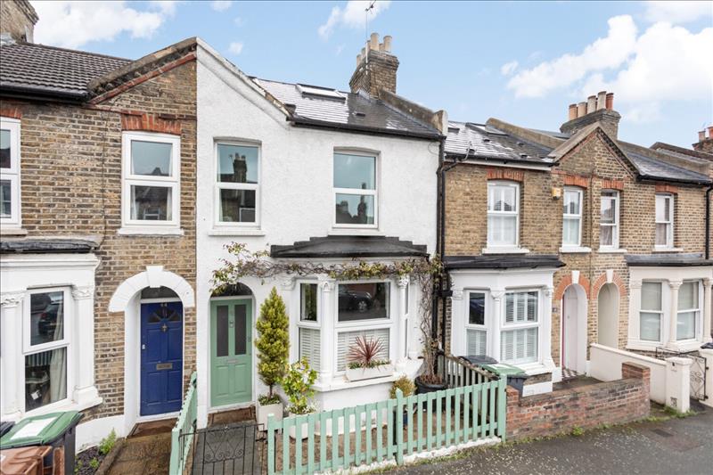 3 bedroom house for sale in Larkbere Road, Sydenham, SE26 Pedder