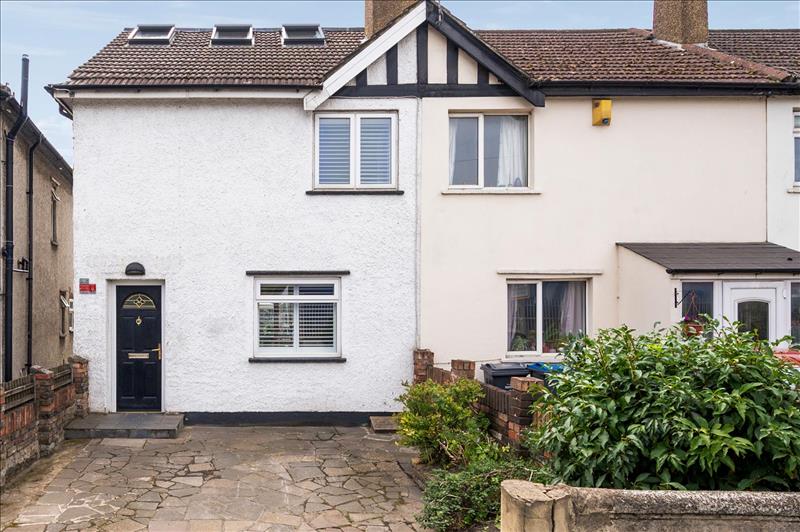 4 bedroom end of terrace house for sale in Durnsford Road, Wimbledon
