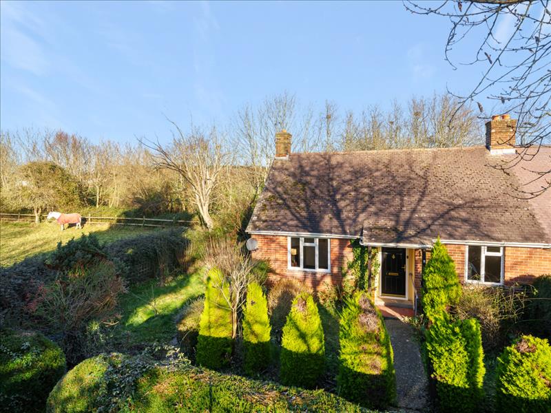 2 bedroom semidetached bungalow for sale in Square Close, Wimborne