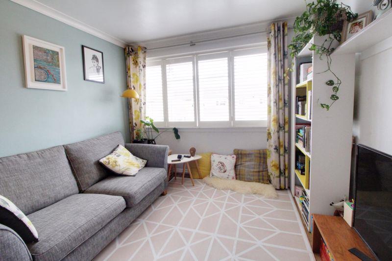2 bedroom flat for sale in Maynard Place, Cuffley, EN6 Banc Property Group