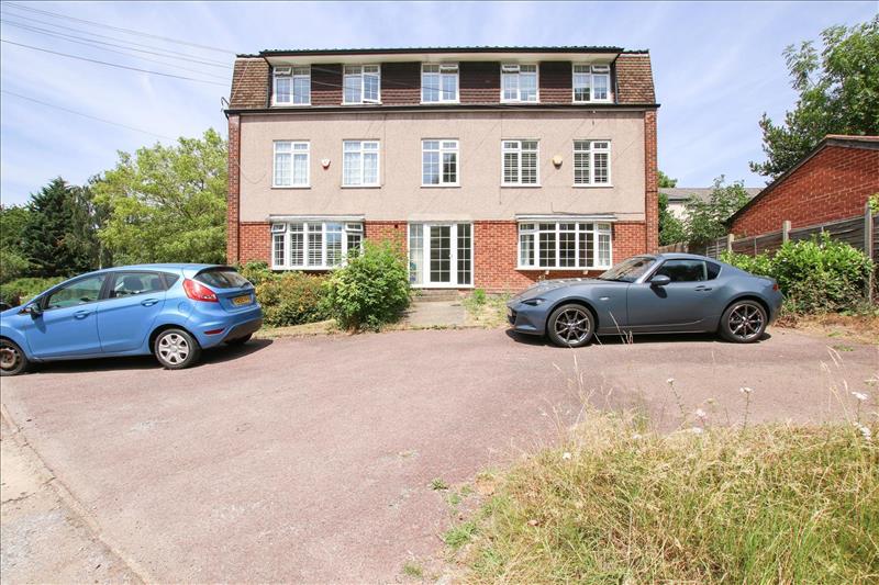 1 bedroom flat to let in Taunton Drive, Enfield, EN2 Peter Barry